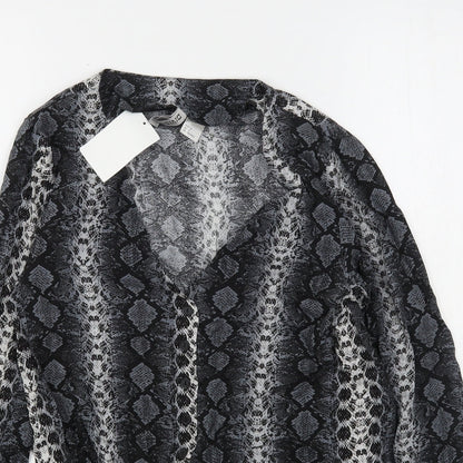 H&M Womens Grey Animal Print Viscose Basic Button-Up Size 6 V-Neck