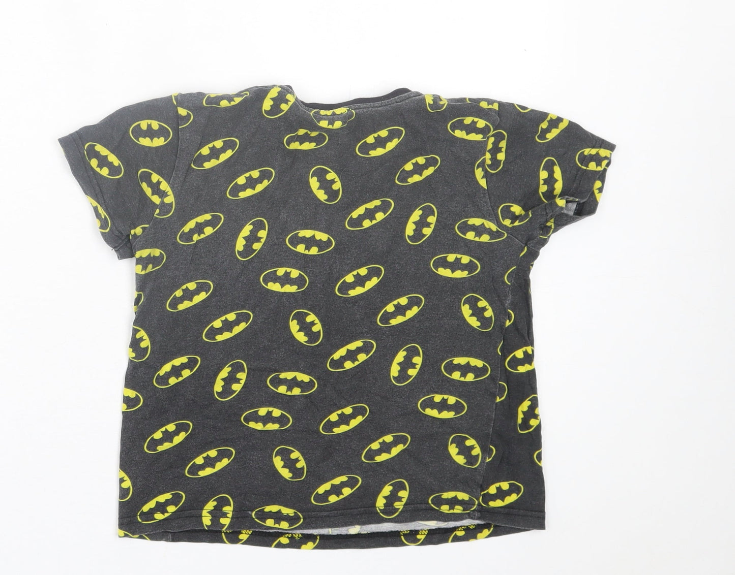 Preworn Boys Black Geometric Cotton Basic T-Shirt Size 6-7 Years Crew Neck Pullover - Bat Man