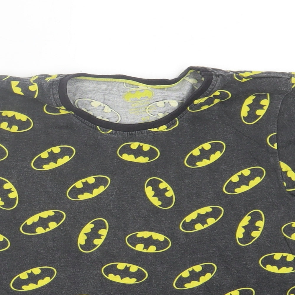 Preworn Boys Black Geometric Cotton Basic T-Shirt Size 6-7 Years Crew Neck Pullover - Bat Man