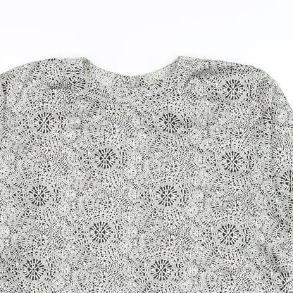 Preworn Womens Grey Geometric Polyester Basic Blouse Size M Round Neck