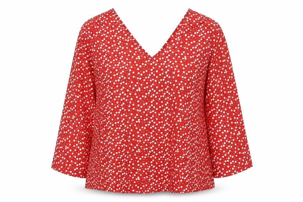 Preworn Womens Red Geometric Polyester Basic Blouse Size M Scoop Neck - Love Heart Print