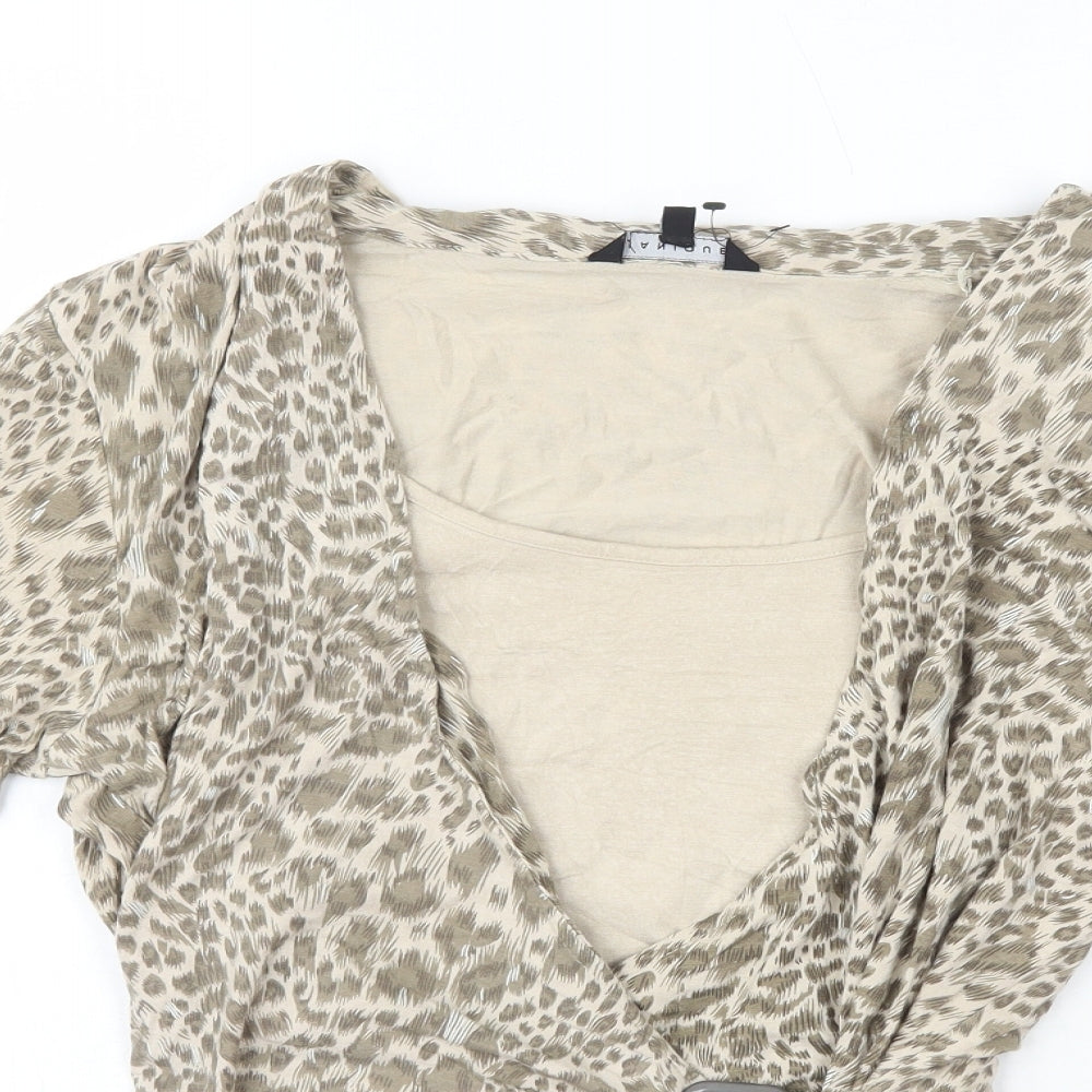 Janique Womens Beige Animal Print Viscose Basic T-Shirt Size 16 Scoop Neck