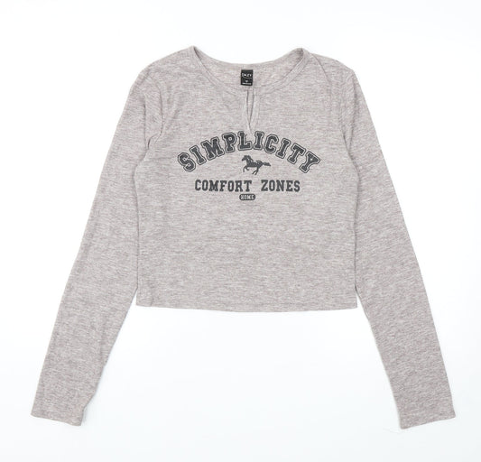Daze Womens Grey Polyester Cropped T-Shirt Size L V-Neck - Simplicity