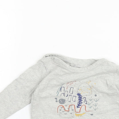 Preloved mamas & papas Grey 100% Cotton Basic T-Shirt Size 3-6 Months Round Neck Snap - Detail
