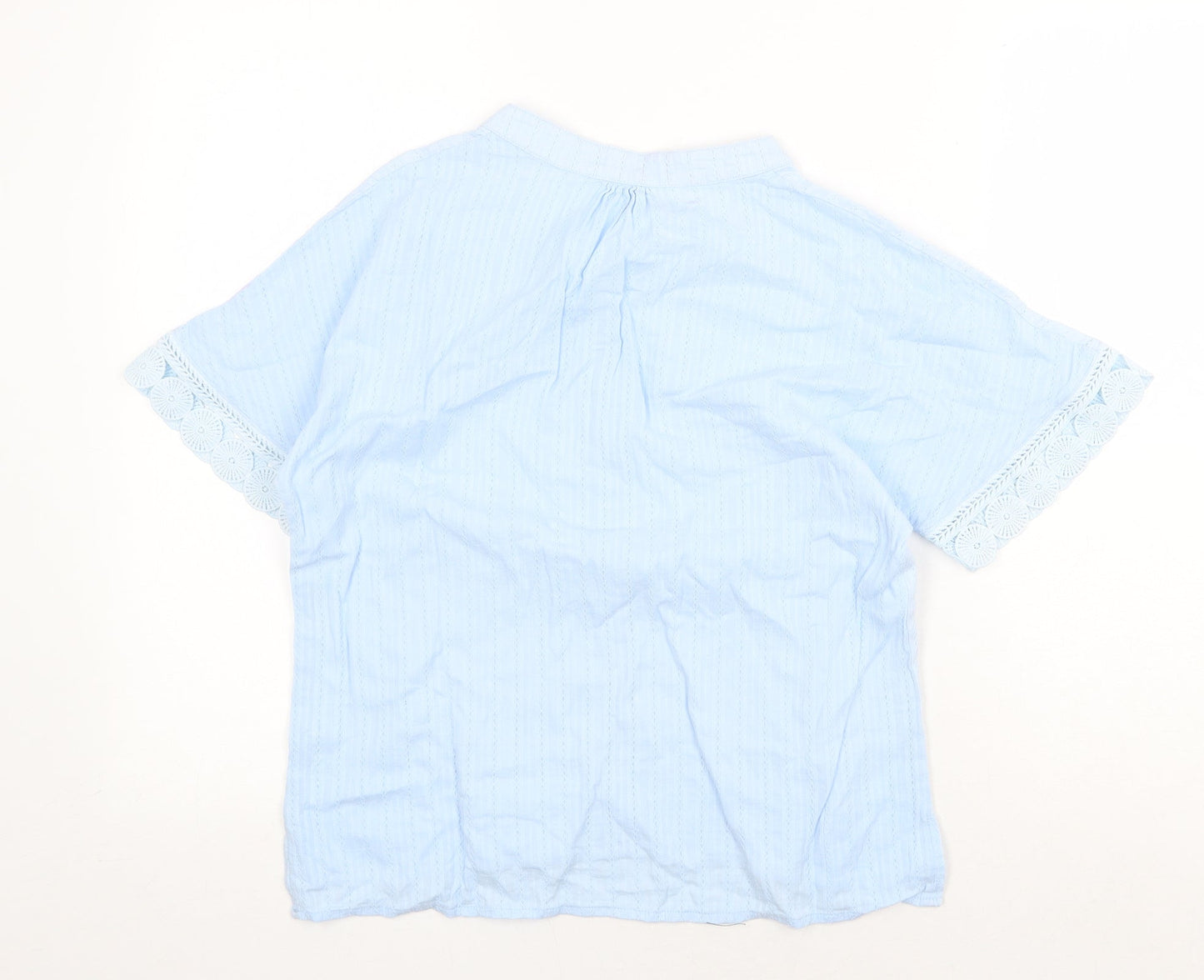 Preworn Womens Blue Cotton Basic T-Shirt Size L V-Neck - Crochet Trim