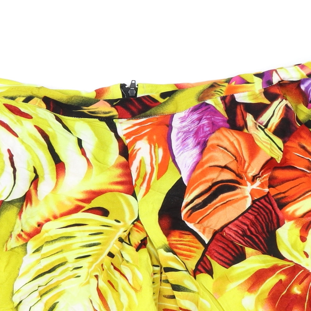 Preworn Womens Multicoloured Geometric Polyester Bermuda Shorts Size 30 in Regular Zip - Leaf Pattern