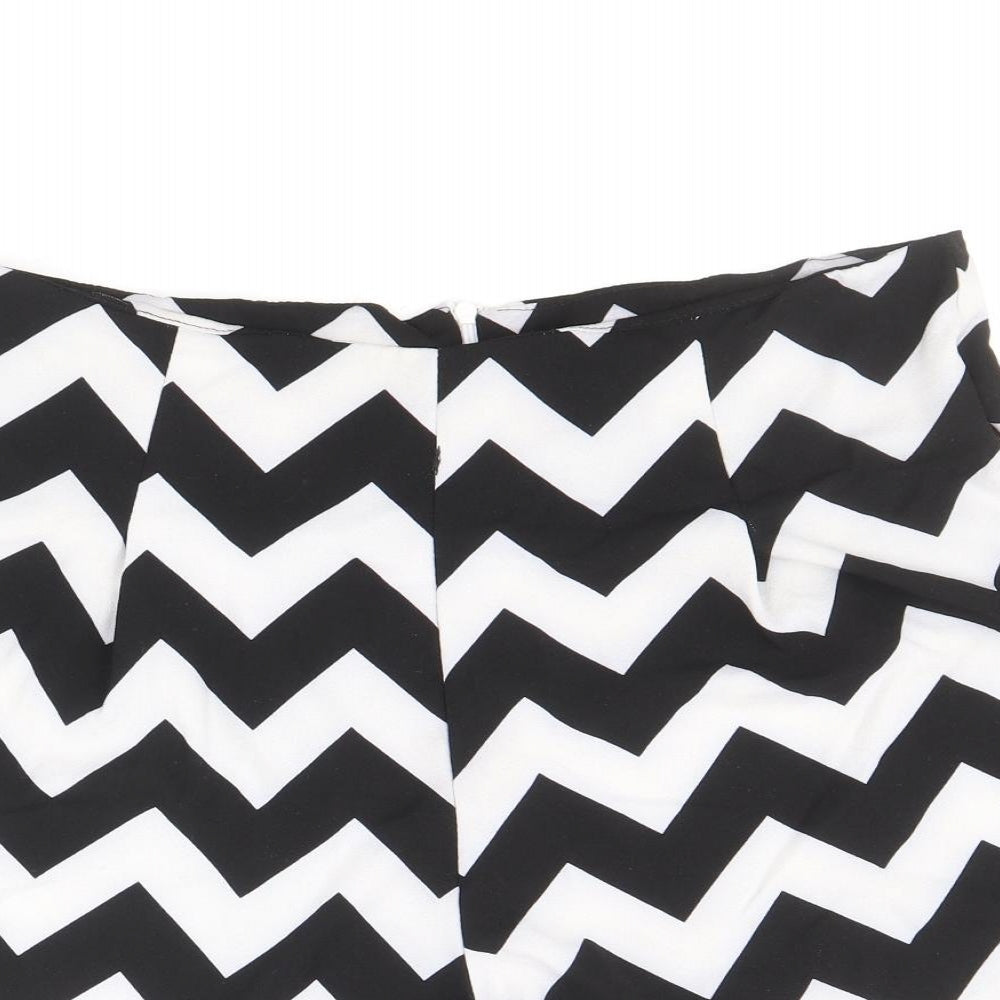 Preworn Womens Black Geometric Polyester Hot Pants Shorts Size L Regular Zip
