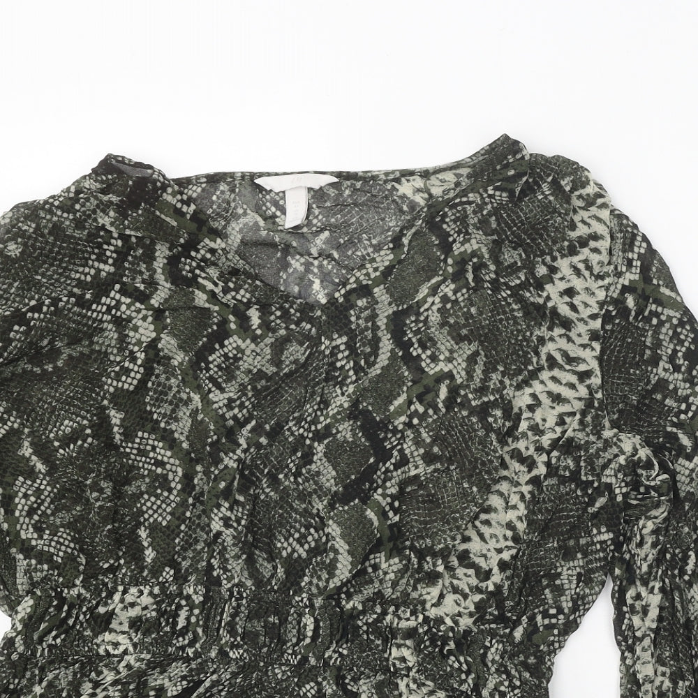 H&M Womens Green Animal Print Viscose Basic Blouse Size 16 V-Neck - Snake Print