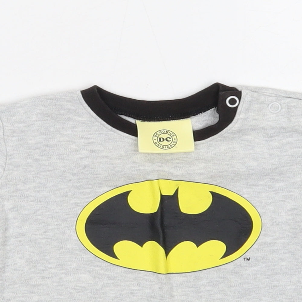 DC Comics Boys Grey Cotton Basic T-Shirt Size 3-6 Months Round Neck Snap - Batman
