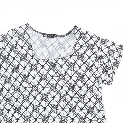 Sky Designs Womens White Geometric Polyester Basic T-Shirt Size L Square Neck
