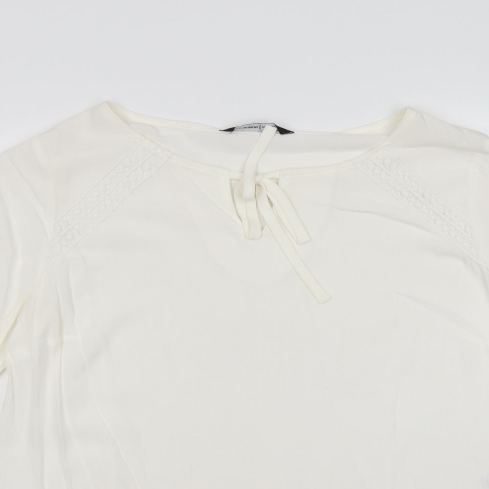LC Waikiki Womens Ivory Viscose Basic T-Shirt Size 8 Round Neck - Lace Detail