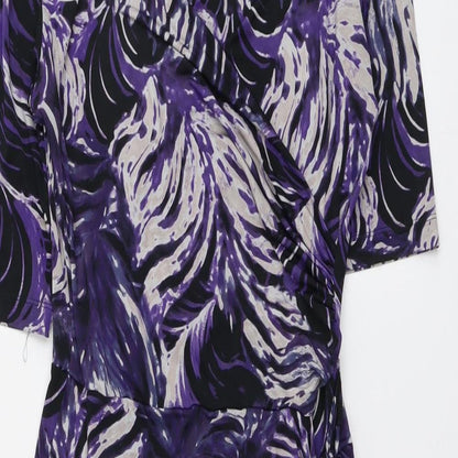 Close-up detail of Autograph women’s purple geometric polyester shift, size UK 10, v-neck pullover