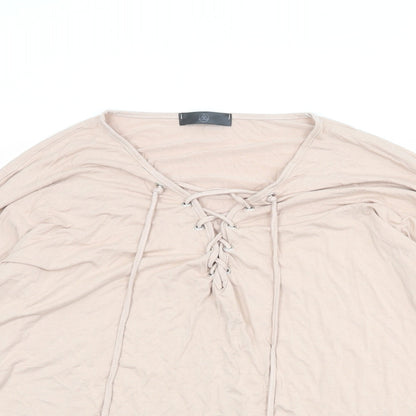 Close-up detail of Missguided women’s pink viscose basic blouse, size UK 16, v-neck