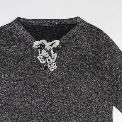 Close-up detail of Frank Saul Silver V-Neck Viscose jumper, size M