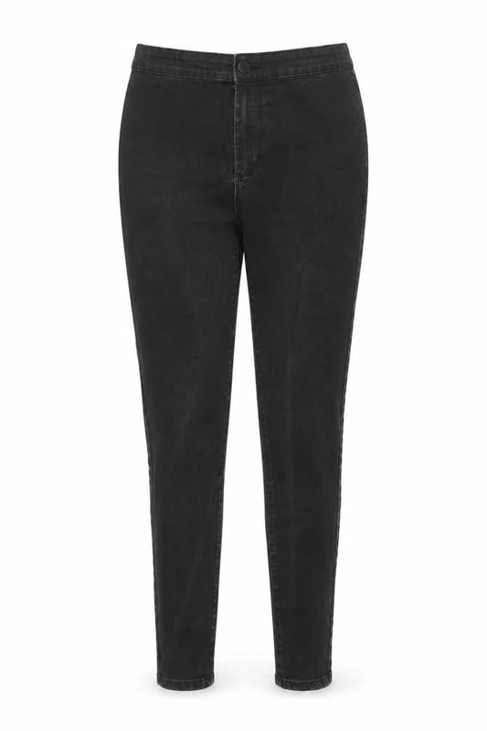 Front view of Denim & Co. women’s black cotton skinny jeans, size UK 12, regular zip