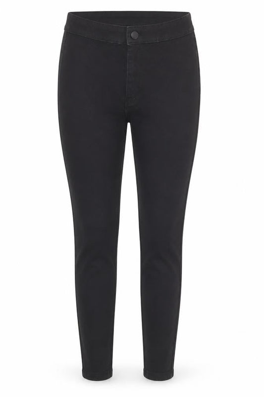 Front view of Denim & Co. women’s black cotton skinny jeans, size UK 8, regular zip