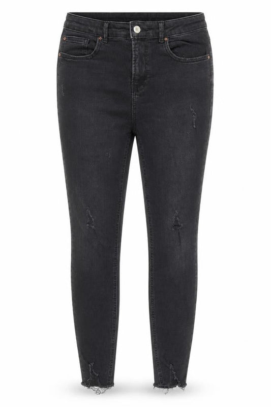 Front view of Denim & Co. women’s black cotton skinny jeans, size UK 14, regular zip
