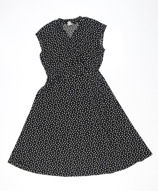 H&M Womens Black Geometric Polyester A-Line Size M V-Neck Pullover