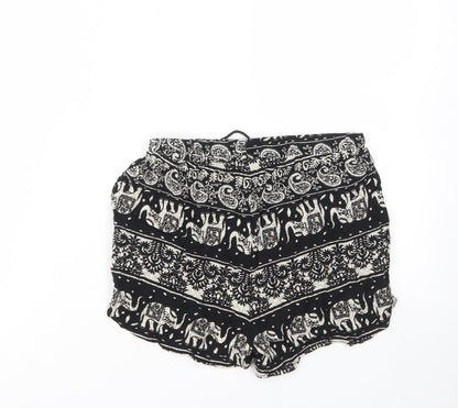 Back view of Missguided women’s black geometric viscose basic shorts, size UK 6, regular drawstring - elastic waist