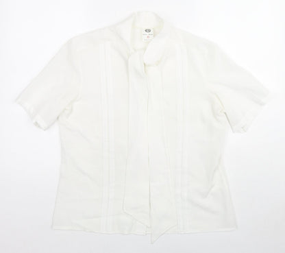 Additional front view of C&A women’s white polyester basic button-up, size UK 16, collared