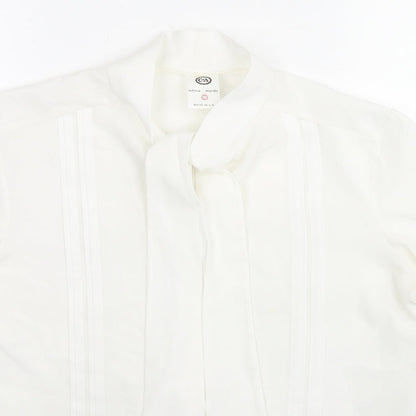 Close-up detail of C&A women’s white polyester basic button-up, size UK 16, collared