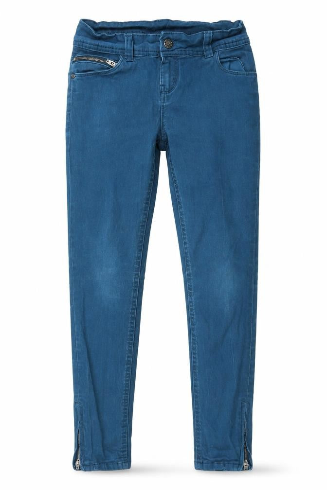 Front view of Denim & Co. girls’ blue cotton skinny jeans, size 9-10, years, 23-inch leg regular zip - ankle zips