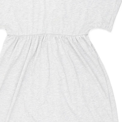 Brand and care label for ASOS women’s grey polyester shift, size UK 8, v-neck pullover