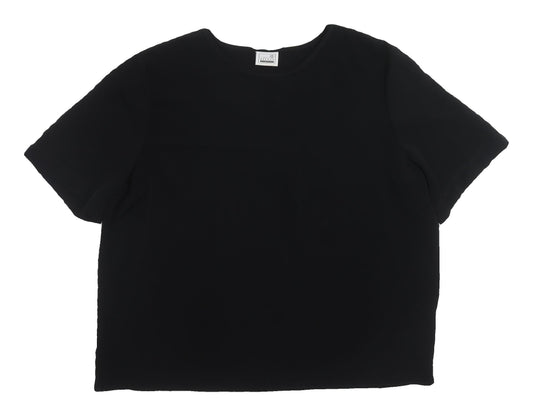 First Avenue Black T-Shirt Women Size 18 Crew Neck