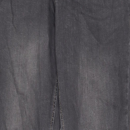 Close-up detail of Denim & Co. men’s grey cotton straight jeans, size 32, in, 32-inch leg regular button