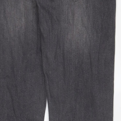 Brand and care label for Denim & Co. men’s grey cotton straight jeans, size 32, in, 32-inch leg regular button