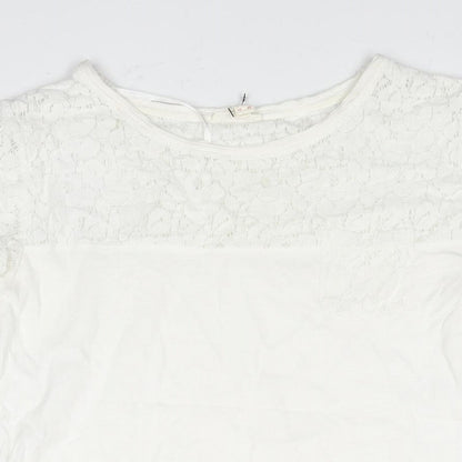 Close-up detail of ESPRIT women’s white polyester basic blouse, size XS, round neck - lace panel pocket
