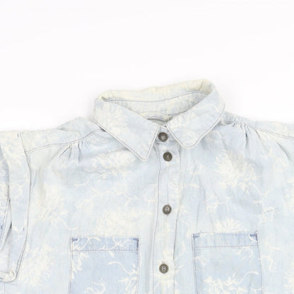 Close-up detail of Denim & Co. women’s blue geometric cotton basic button-up, size UK 8, collared