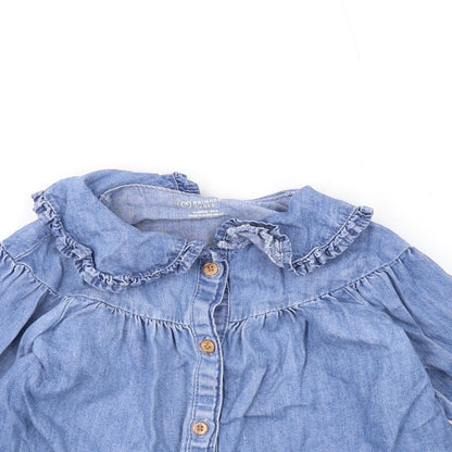 Close-up detail of Denim & Co. girls’ blue cotton basic button-up, size 9-12, months collared button