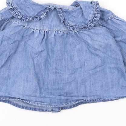 Brand and care label for Denim & Co. girls’ blue cotton basic button-up, size 9-12, months collared button