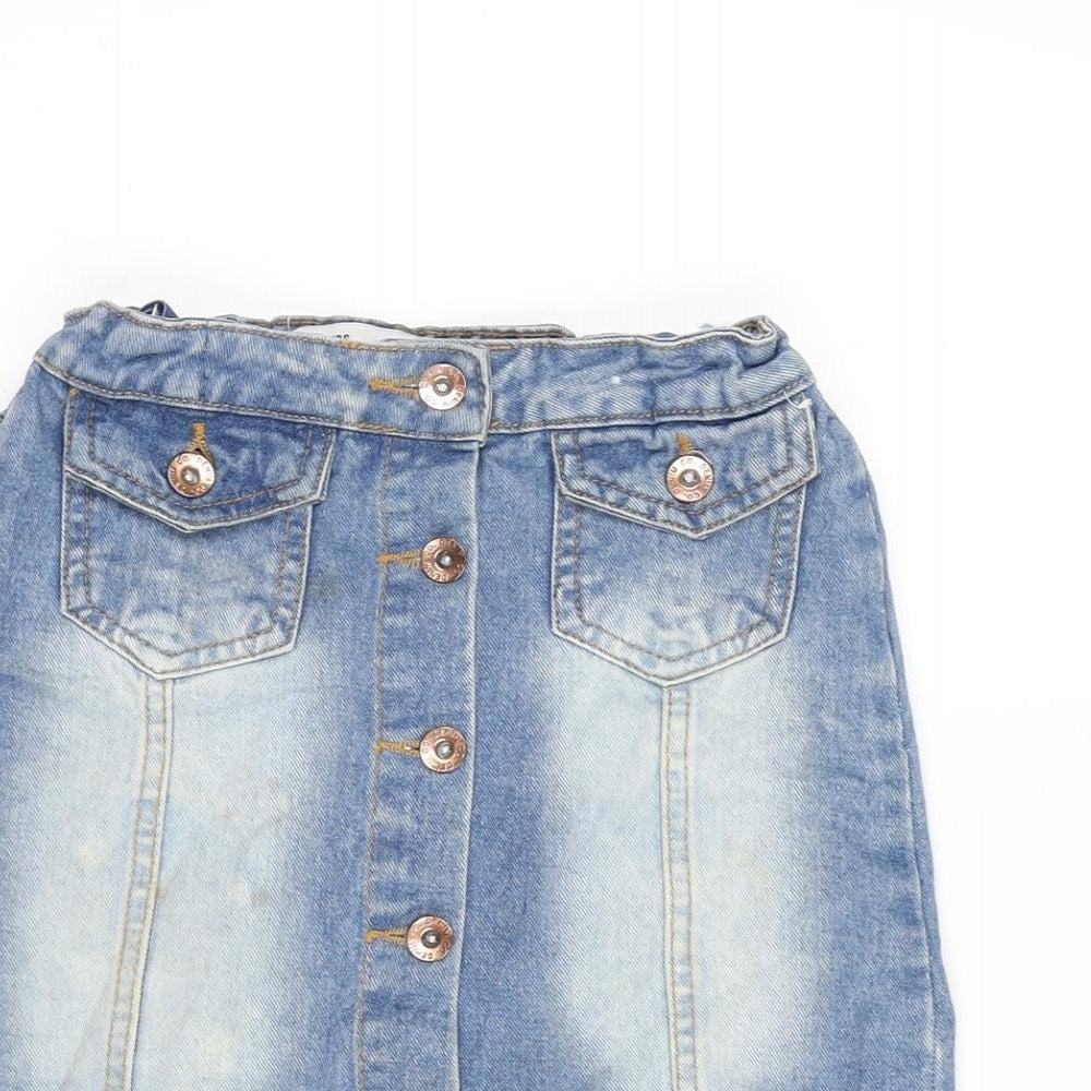 Close-up detail of Denim & Co. girls’ blue cotton a-line skirt, size 9-10, years regular button