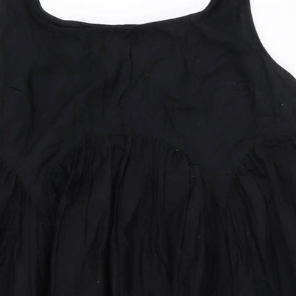 Close-up detail of ASOS women’s black cotton shift, size UK 16, scoop neck pullover