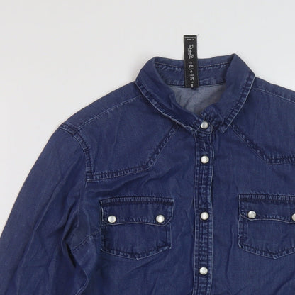 Close-up detail of Denim & Co. women’s blue cotton basic button-up, size UK 8, collared