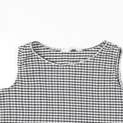Close-up detail of H&M girls’ black gingham polyester basic t-shirt, size 11-12, years round neck pullover