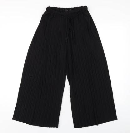 Additional front view of Missguided women’s black polyester capri trousers, size UK 6, 24-inch leg regular