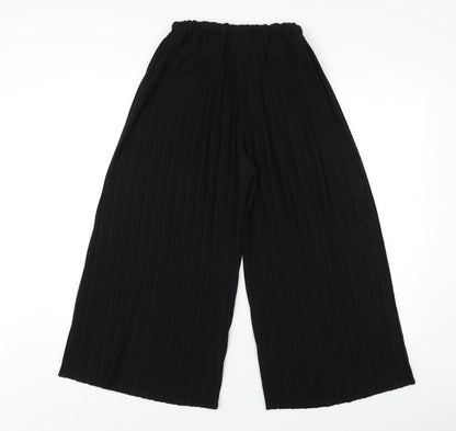 Back view of Missguided women’s black polyester capri trousers, size UK 6, 24-inch leg regular