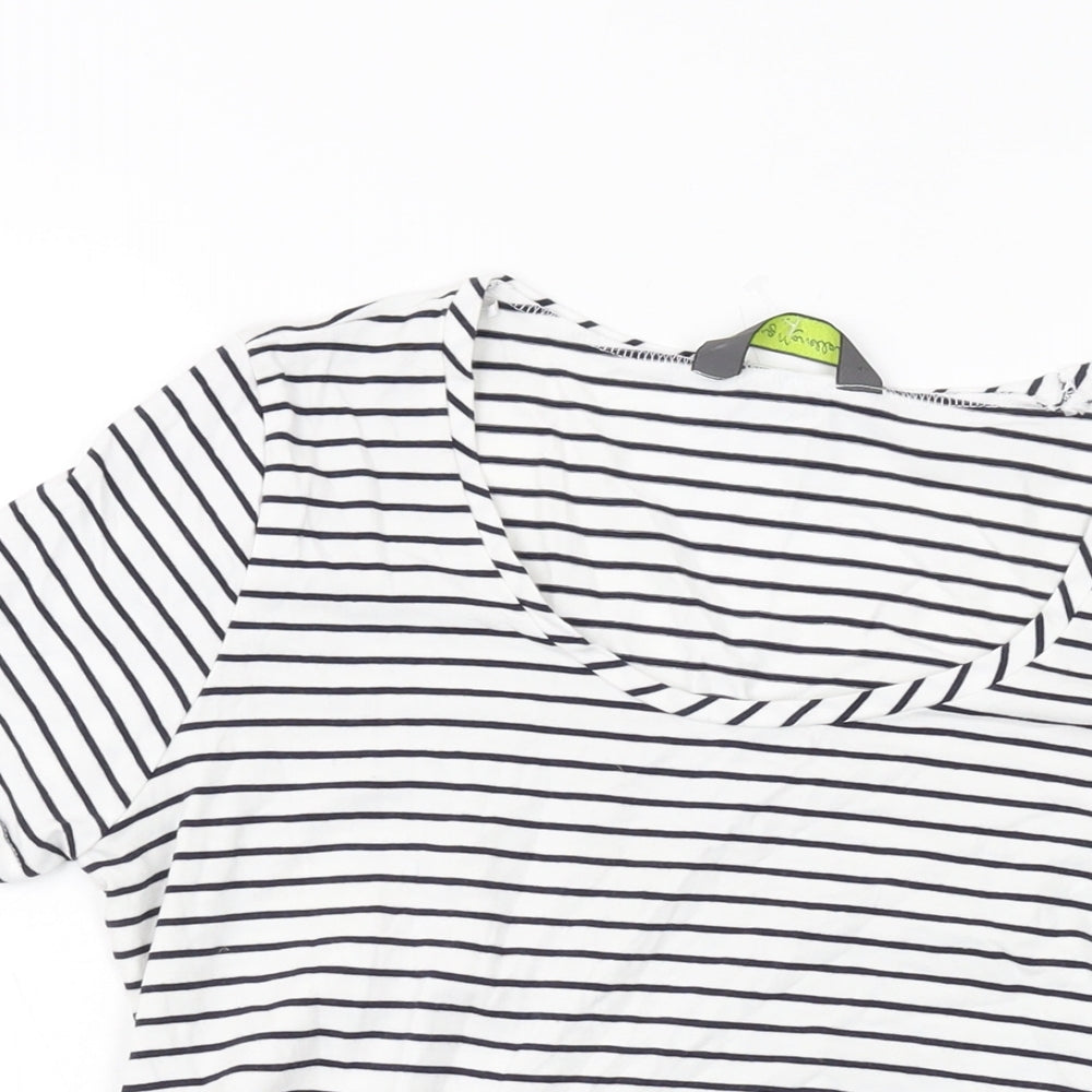 Blooming Womens White Striped Cotton Basic T-Shirt Size M Round Neck