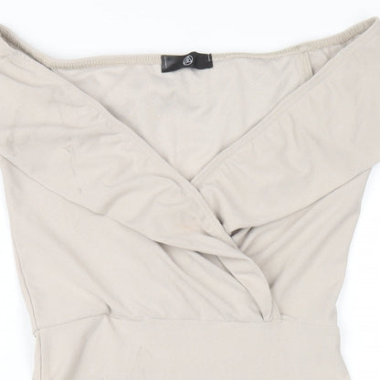 Close-up detail of Missguided women’s beige polyester bodycon, size UK 10, off the shoulder pullover