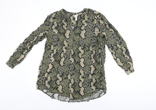 H&M Womens Green Animal Print Viscose Basic T-Shirt Size 6 V-Neck