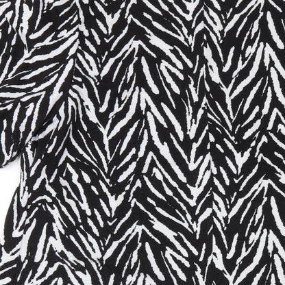 Capsule Womens Black Geometric Polyester A-Line Size 16 Scoop Neck Pullover