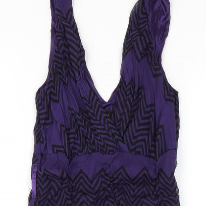Close-up detail of Only women’s purple geometric polyester a-line, size M, v-neck zip