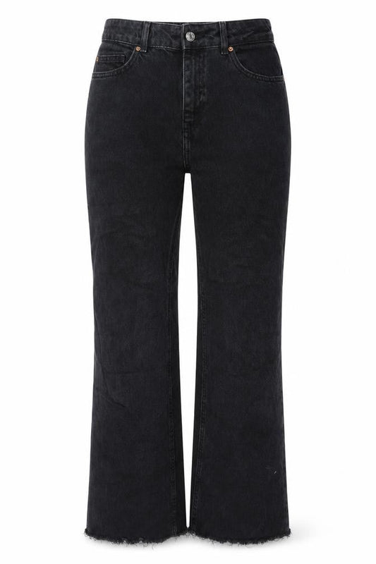 Front view of Denim & Co. women’s black polyester blend bootcut jeans, size UK 30, in, 30-inch leg regular zip