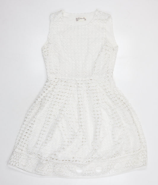 Voluez Vous Womens White Polyester A-Line Size M Round Neck