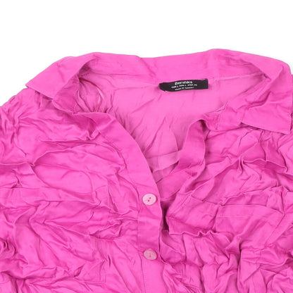 Close-up detail of Berksha women’s pink viscose cropped blouse, size L, collared