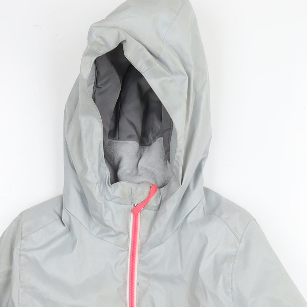 Close-up detail of Decathlon girls’ grey windbreaker jacket, size 6, years zip