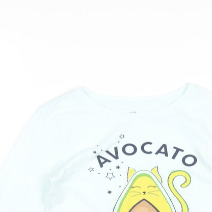 Close-up detail of Gap girls’ blue cotton basic t-shirt, size 8-9, years round neck pullover - avocato